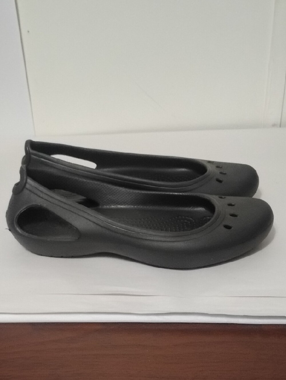 CROCS Kadee  Women's 8 Black Slingback leatherSlip-On Clog Flats - Picture 4 of 6